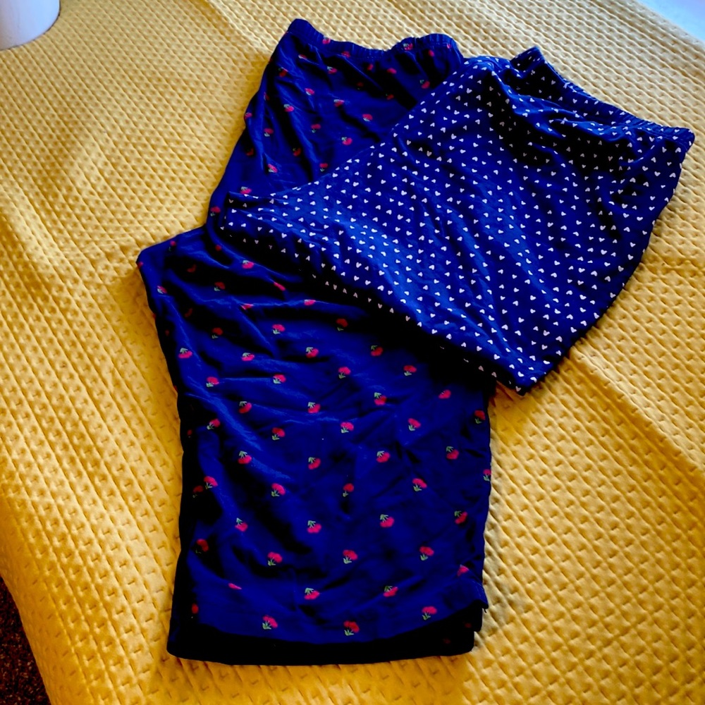 2 for 1! 2x capri lounge pants, so cute and comfy!